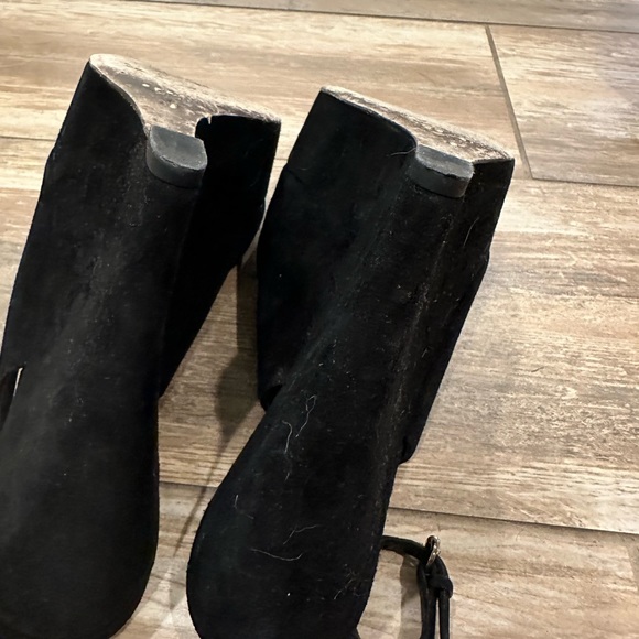 Gucci suede sling back sandals